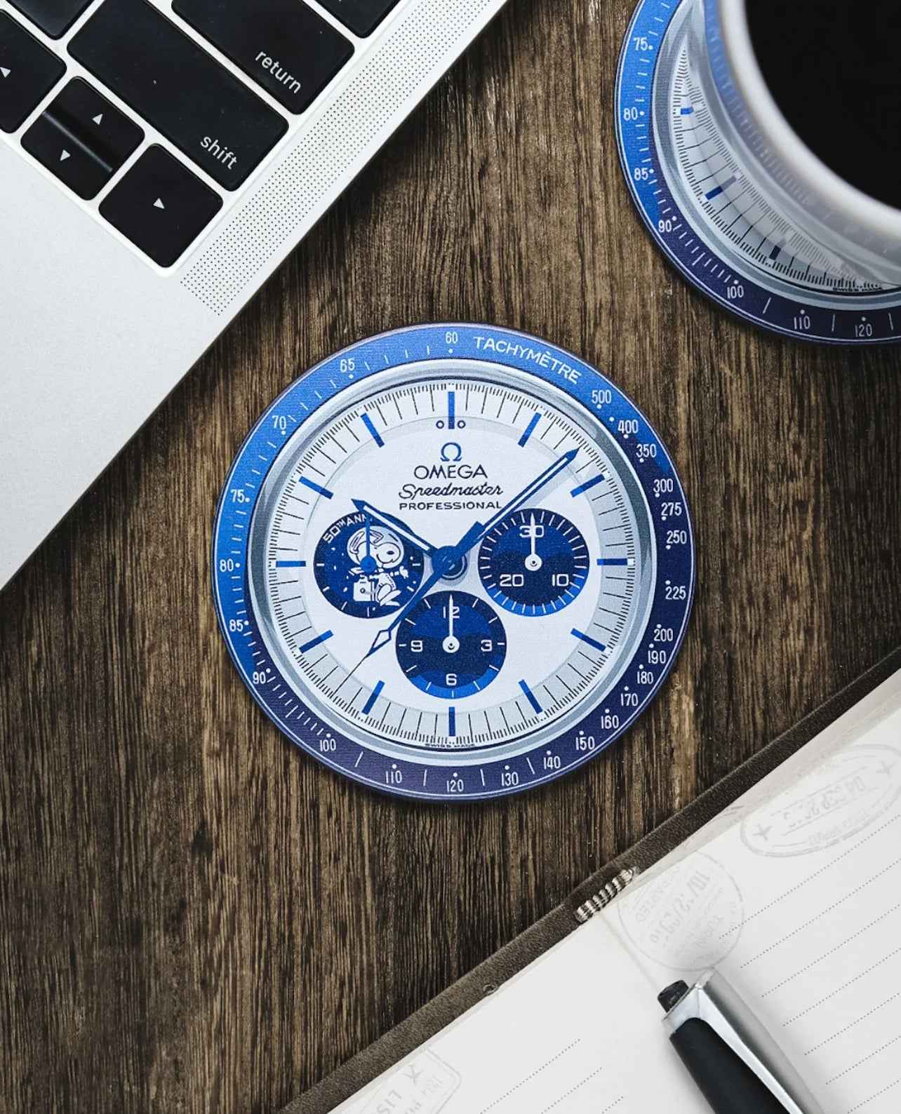 Sous-verres Speedy Snoopy pour Amateurs de Montres - Résistants à l'Eau et à la Chaleur, Design en Silicone Antidérapant